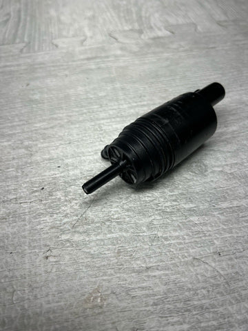 OEM Windshield Washer Pump 67128362154 BMW Z4 M3 E46 E38 E39 E60 E65 E53 X3 X5
