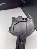 BMW F91 F92 F93 M8 51748079938 8079938 Original Plastic Duct Bracket
