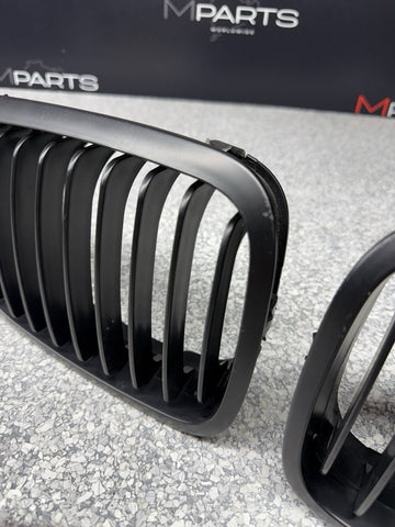 01-06 BMW E46 M3 Front Kidney Grilles Grills Matte Black *3 Broken Tabs