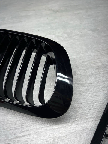 BMW 01-06 E46 M3 Front Kidney Grilles Gloss Black Set