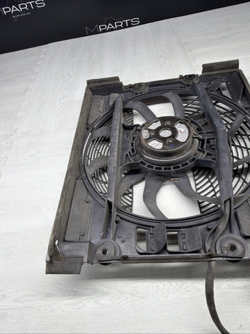 AUXILIARY PUSHER COOLING FAN 1999-03 BMW E39 540i 530i 528i 525i M5 6921395