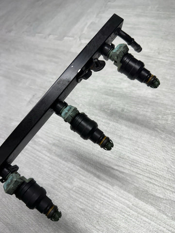 BMW 96-99 E36 M3 S52 Black Fuel Rail + Injectors