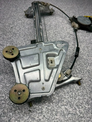 00-09 Honda S2000 Left Side Door Window Regulator 72250-S2A-A03 OEM *Shattered*