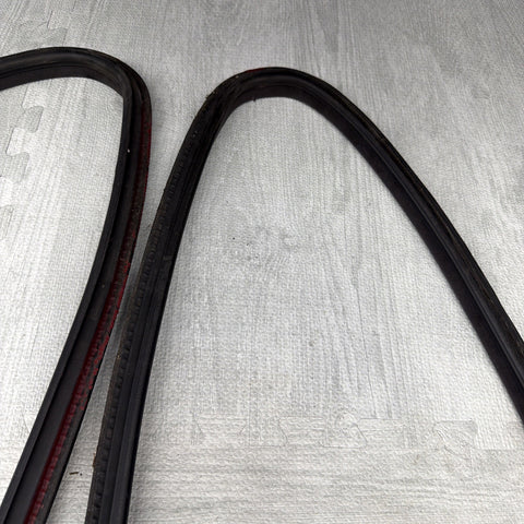 01-06 BMW E46 M3 Rear Vent Quarter Glass Window Seal Gasket Weatherstrip Set OEM