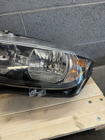 2012-2015 BMW 3 SERIES F30 HEADLIGHT HEADLAMP HALOGEN DRIVER LEFT *CRACK