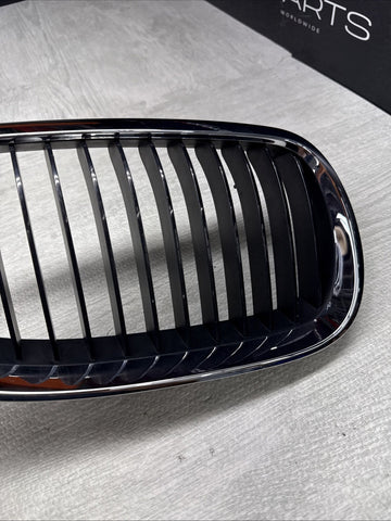 08-13 BMW E90 E92 E93 M3 Front Kidney Grille Right Chrome / Black Fins OEM