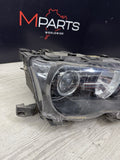 BMW 02-06 E46 M3 RIGHT HEADLIGHT XENON 1305621772 OEM *Broken Tabs