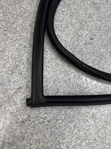 BMW E46 M3 01-06 Left Driver Side Door Weather Strip Seal Black OEM