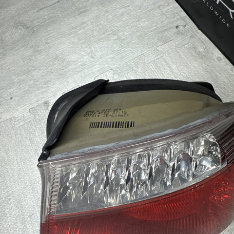 01-06 BMW E46 330 M3 CONVERTIBLE REAR LED TAIL LIGHT PASSENGER