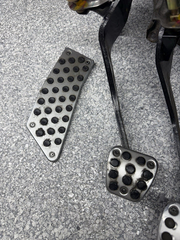 04-09 HONDA S2000 S2K PEDAL SET GAS BRAKE & CLUTCH PEDALS W ALL SENSORS OEM