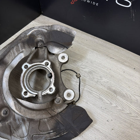 15-20 OEM BMW F80 F82 F83 M3 M4 Front Left Hub Spindle Knuckle Wheel *Notes*