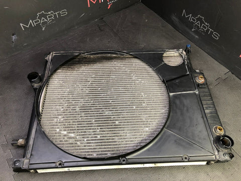 BMW E30 318 325 Coupe Radiator + Shroud