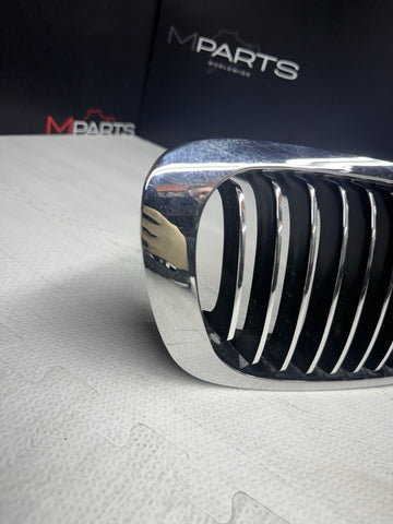 BMW 01-06 E46 M3 Front Kidney Grilles Chrome 51138208685 51138208686