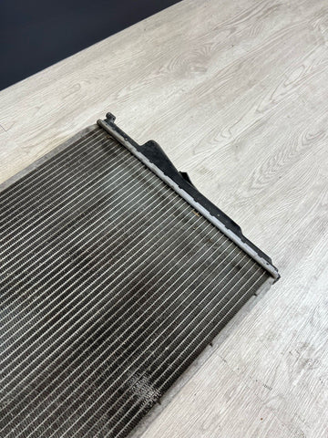 08-13 BMW E90 E92 E93 M3 S65 MAIN ENGINE COOLING RADIATOR ASSEMBLY OEM