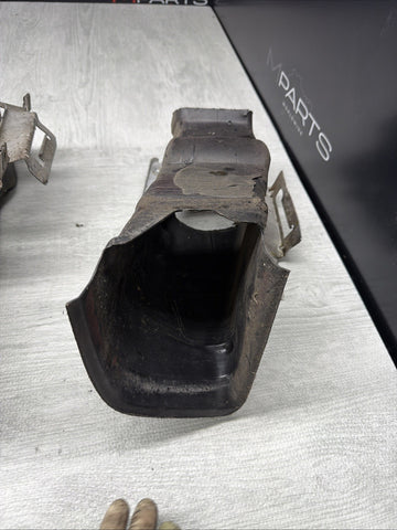 BMW E46 M3 OEM (2001-2006) BRAKE AIR INLET DUCTS + BRACKETS PAIR *1 BROKEN TAB