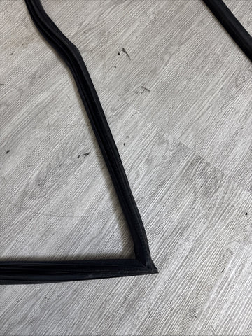 92-99 BMW E36 M3 323 325 328 Driver Front Door Weather Strip Seal Coupe Black