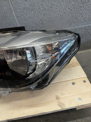 2012-2015 BMW 3 SERIES F30 HEADLIGHT HEADLAMP HALOGEN DRIVER LEFT *CRACK