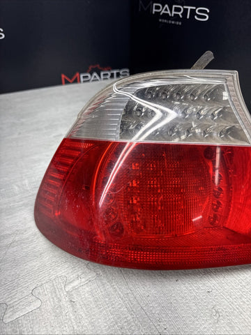 01-06 E46 BMW 330 M3 CONVERTIBLE REAR LED TAIL LIGHT DRIVER 6937453 *Notes*