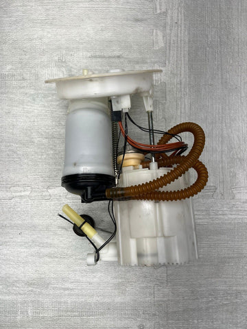 15-20 BMW F80 F82 F83 M3 M4 FUEL PUMP SENDER UNIT OEM 16117243974