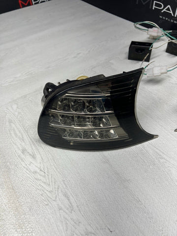 Depo 02-06 BMW E46 325 330 M3 Smoked LED Corner Lights Screw On Pair