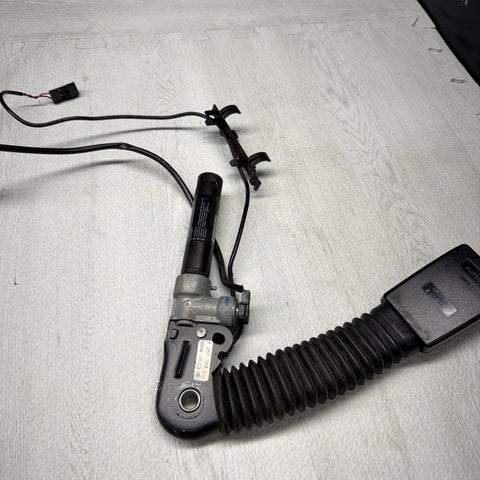 01-06 BMW E46 325 330 M3 Left Driver Lower SeatBelt Seat Belt Buckle Tensioner