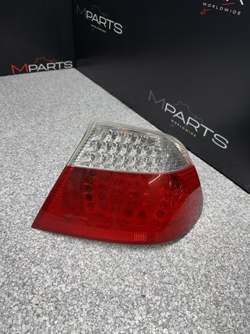01-06 E46 BMW 330 M3 CONVERTIBLE REAR LED TAIL LIGHT RIGHT 6937454 *BAD LEDS