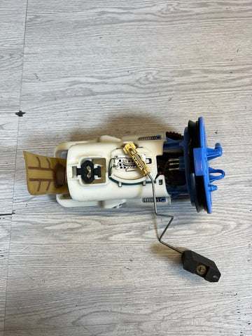 01-06 BMW E46 M3 S54 Engine Main Right Fuel Pump