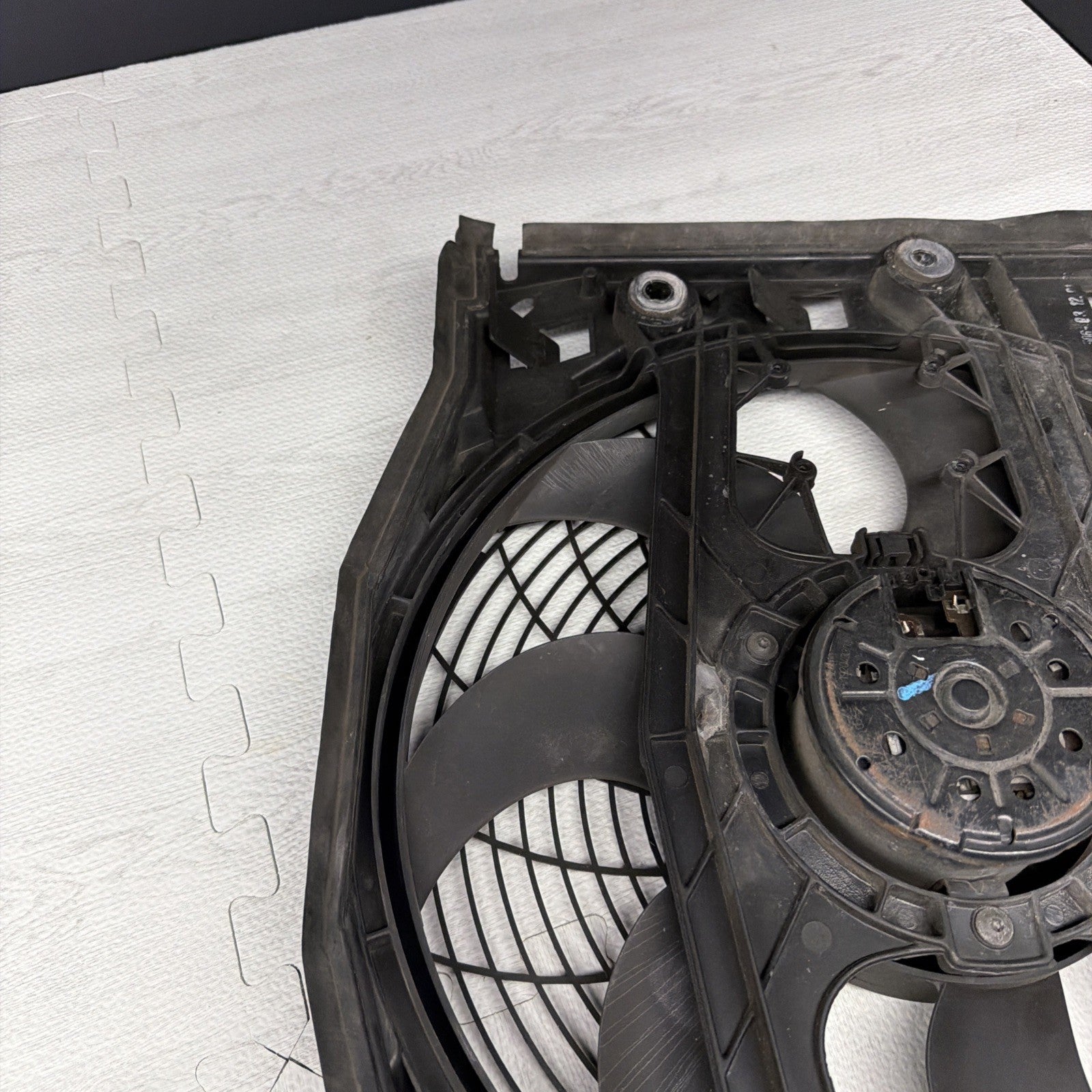 E46 Fan Module BMW E46 M3 01-06 FRONT AUX FAN Motor Module ORIGINAL | M Parts ...