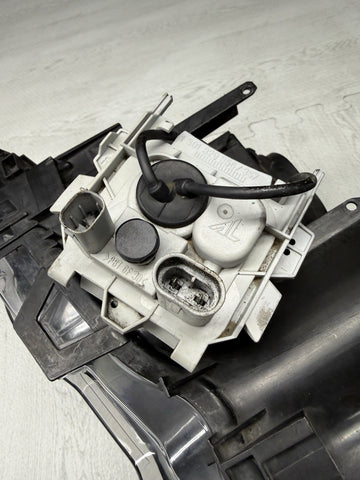 BMW 02-06 E46 M3 RIGHT HEADLIGHT XENON 1305621772 OEM *Notes