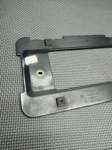 01-06 BMW E46 330 328 325 M3 LICENSE PLATE FRAME BRACKET MOUNT HOLDER