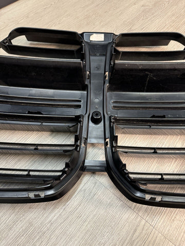 21-24 BMW G80 G82 G83 M3 M4 FRONT BUMPER KIDNEY CENTER GRILLE GRILL *CRACKED*