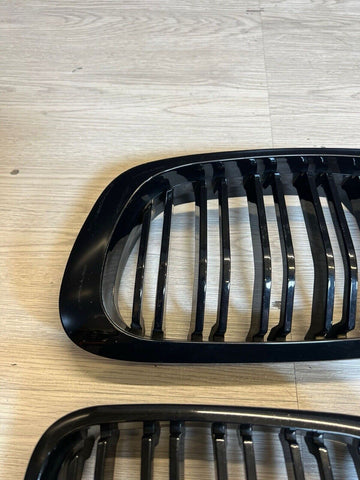 01-06 BMW E46 M3 Front Kidney Grilles Gloss Black Double Slotted