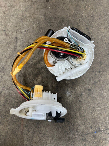 21-24 BMW G80 G82 G83 M3 M4 Fuel Pump Sending Unit Bucket Assembly