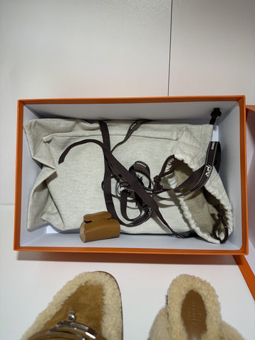 NEW Hermes Oz Mule in Suede Natural Shearling Silver Kelly Buckle Size 37
