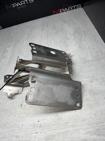 08–13 BMW M3 E90 E92 E93 Front Fender Wing Bracket Set L+R OEM 8042081 8042082