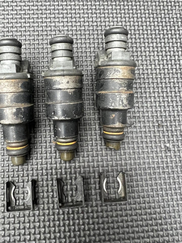 (4) OEM BMW E30 M3 S14 Fuel Injectors