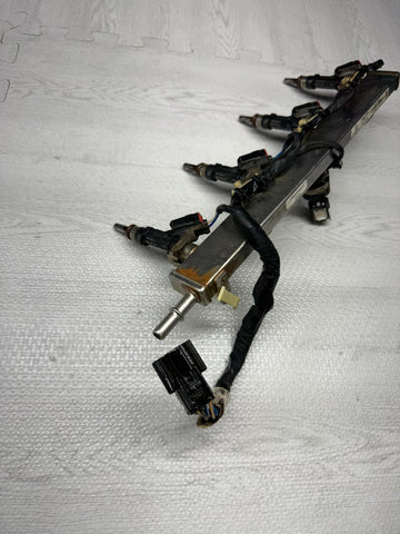 2024 Ford Mustang Engine Gas Fuel Rail with Injectors & Harness P2GE-9H487-AE