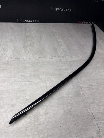 BMW 21-25 G82 M4 Coupe Right Passenger Door Glass Roof Molding Gloss Black OEM