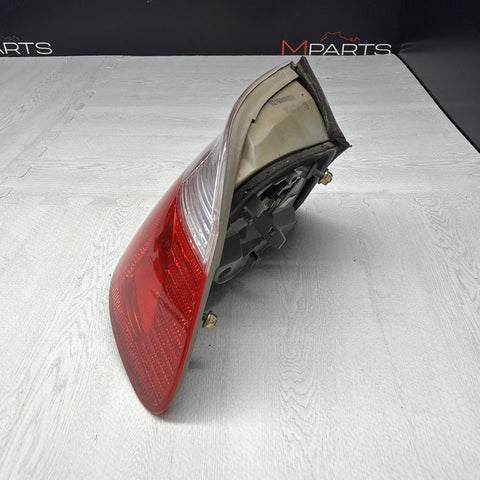 01-06 E46 BMW 330 M3 CONVERTIBLE REAR LED TAIL LIGHT RIGHT 6937454 *Notes*
