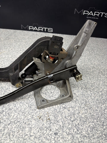 98-02 BMW E36/7 Z3 BRAKE CLUTCH PEDAL W INPUT CLUTCH CYLINDER OEM