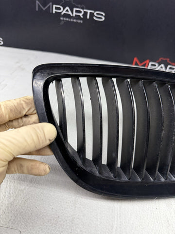 08-13 BMW E90 E92 E93 M3 Front Kidney Grille Right Passenger Black