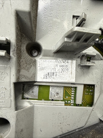 01-06 E46 BMW 330 M3 CONVERTIBLE REAR LED TAIL LIGHT RIGHT 6937454 GOOD LED