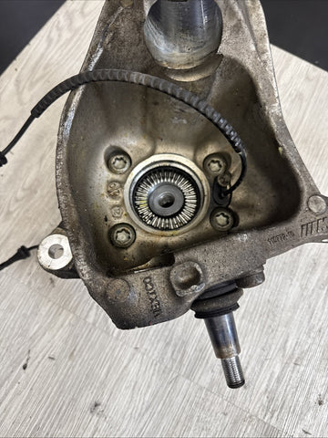 BMW X3M F97 X4M F98 20-24 RIGHT PASS FRONT SPINDLE KNUCKLE HUB BEARING OEM