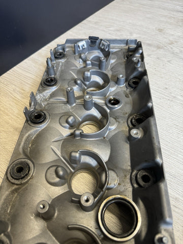 BMW 01-06 E46 M3 S54 ENGINE VALVE COVER 7831314