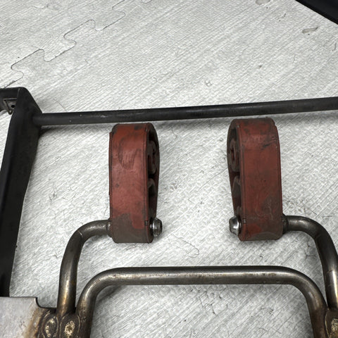BMW E90 E92 E93 M3 08-13 Muffler Bracket Hanger 8041984