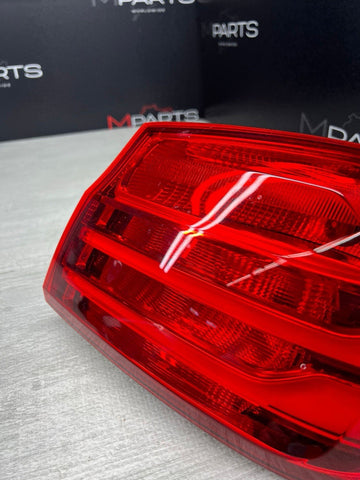 14-17 BMW F32 F82 F83 F33 F36 M4 REAR RIGHT PASSENGER OUTER TAIL LIGHT LAMP