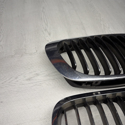 BMW E46 M3 01-06 Hood Grille Chrome OEM Left Right Pair *Broken Tabs*