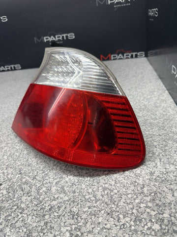 01-06 E46 BMW 330 M3 CONVERTIBLE REAR LED TAIL LIGHT RIGHT 6937454