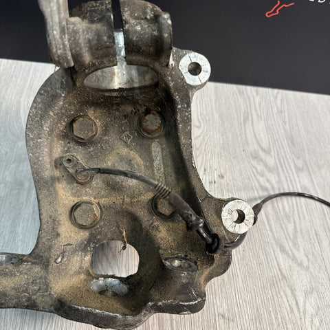 06-10 BMW E60 E63 E64 M5 M6 Front Right Steering Brake Knuckle Spindle 2282880