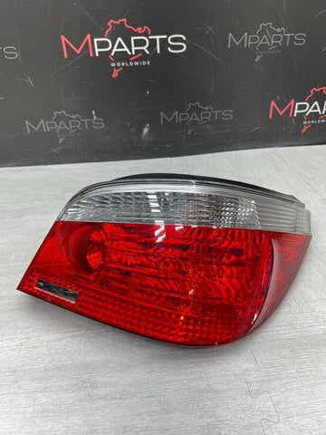 2004-2007 E60 BMW 5 SERIES M5 REAR TAIL LIGHT RIGHT PASSENGER SIDE REAR 7165738